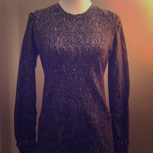 Lululemon long sleeve pull over.